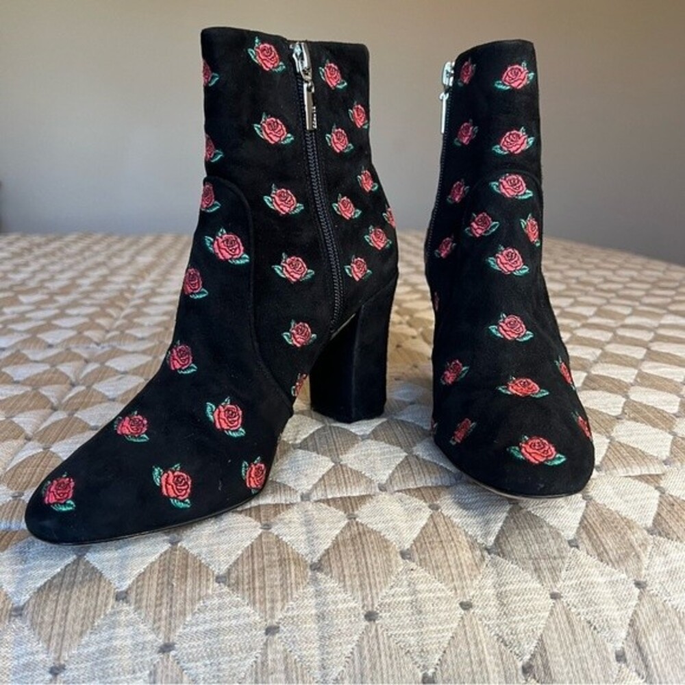 Schutz Black Suede Ankle Boots Booties w/ Embroidered Red Roses & Zip Women’s 6
